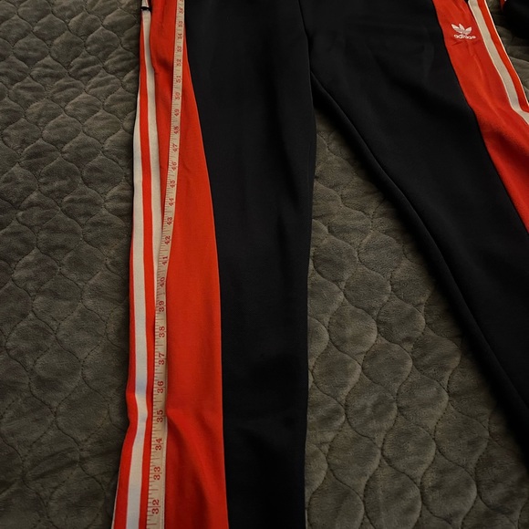 This is a 3 piece adidas track set red,navy and white in a size M - Picture 9 of 15